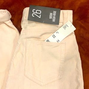 NWT cream color cords perfect for fall!🍁🍂